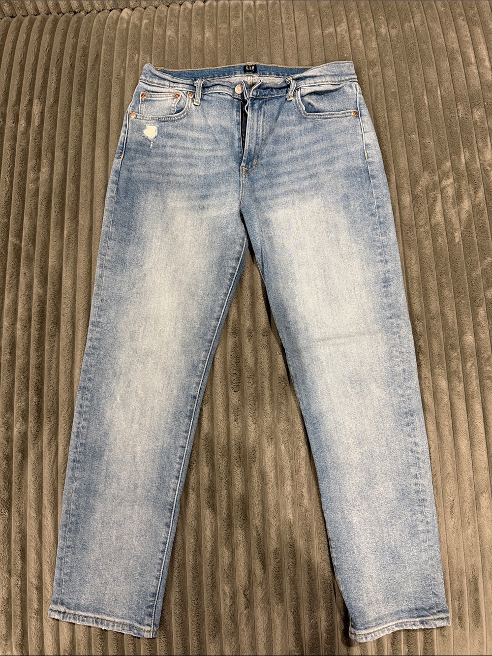 GAP Girlfriend Straight-Leg Women's Jeans in Light Blue Wash